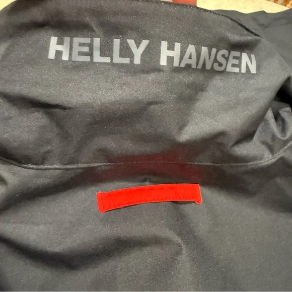 Helly Hansen Black Insulated Vest for Outdoor Adventures - Picture 6 of 13